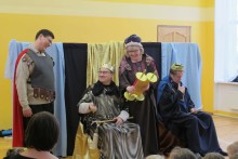 750 Latvian lasta, nuorta ja opettajaa